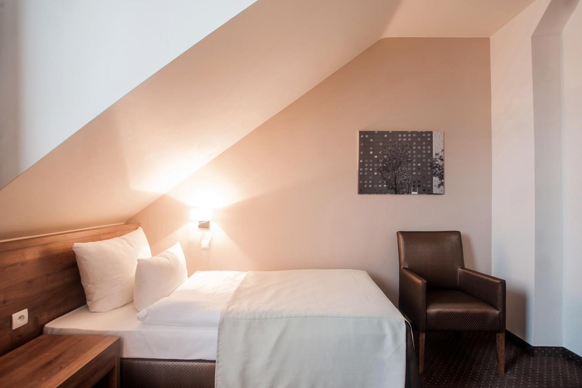 Hotel Gem Βρότσλαβ Δωμάτιο φωτογραφία